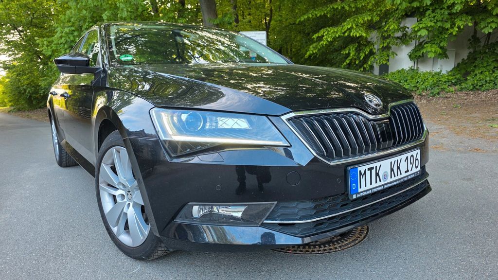 Skoda Superb 83.700 km 23.000 &euro; Bad Soden 65812