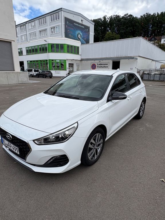 i30