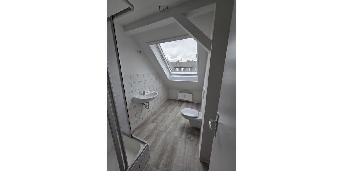 Helle 3-Zimmer-Dachgeschosswohnung mit Sichtbalken in Chemnitz-Hilbersdorf! 3 zimmer