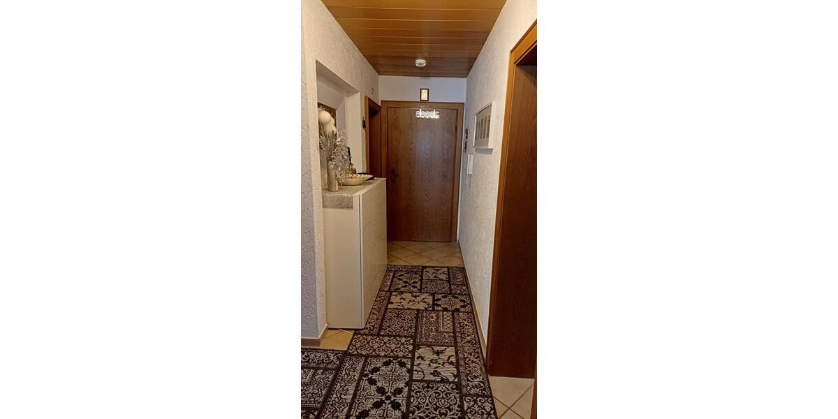 Etagenwohnung Neutraubling - 3.5 Zimmer, 92 m&sup2;, 365.000&euro; | Angebot:27021018