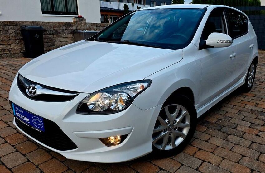 i30