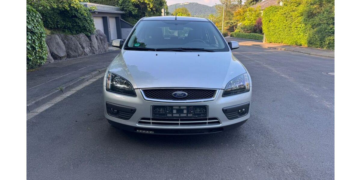 Ford Focus 98.000 km 3.900 &euro; Bonn 53177