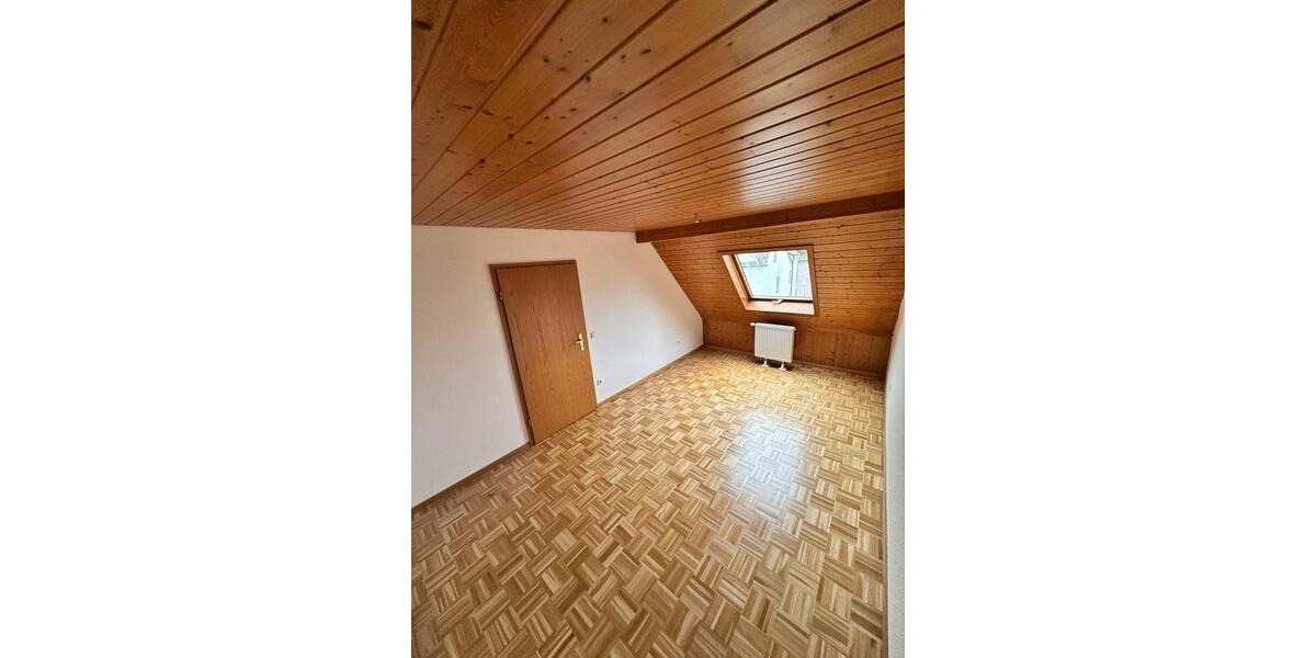 Dachgeschoßwohnung Tuttlingen - 2 Zimmer, 68 m&sup2;, 760&euro; | Angebot:26415274