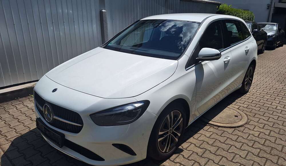 Mercedes-Benz B 180 8.800 km 25.900 &euro; Göppingen 73033