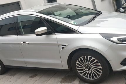 Ford S-Max 125.000 km 15.800 &euro; NEUKIRCHEN-VLUYN 47506