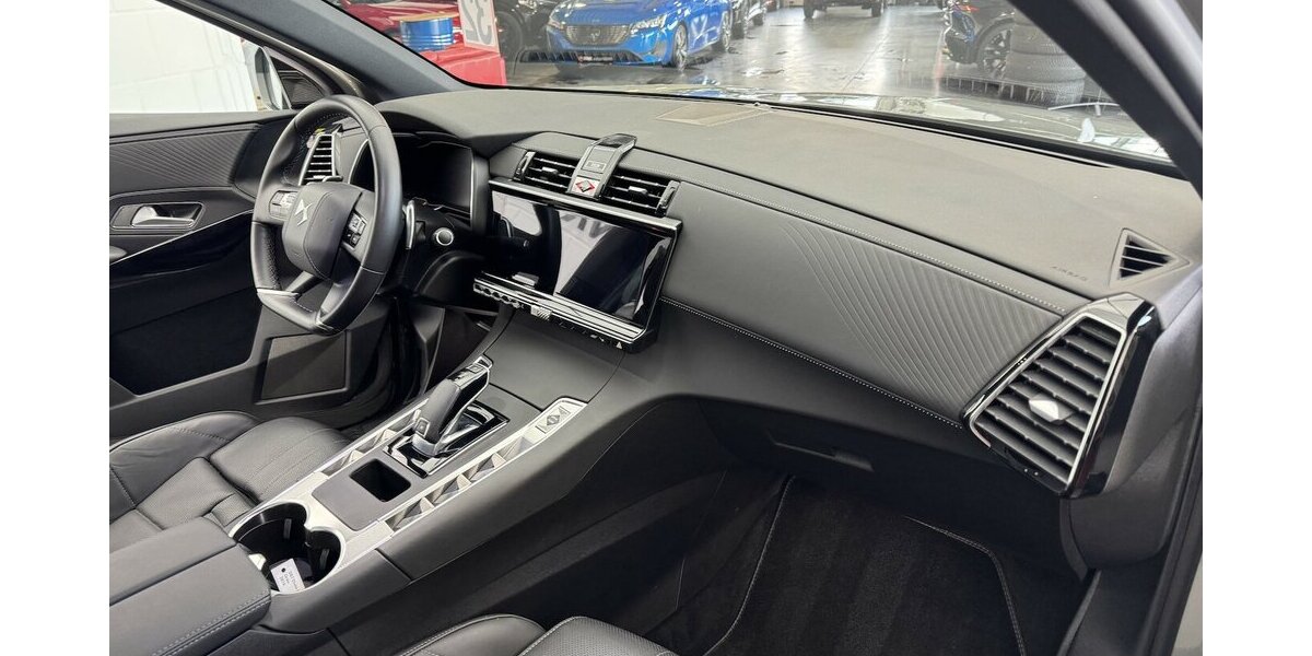 DS Automobiles DS7 Blue HDI 130 Étoile LED Nachtsicht Pano 44.900 km 30.970 &euro; Lich 35423