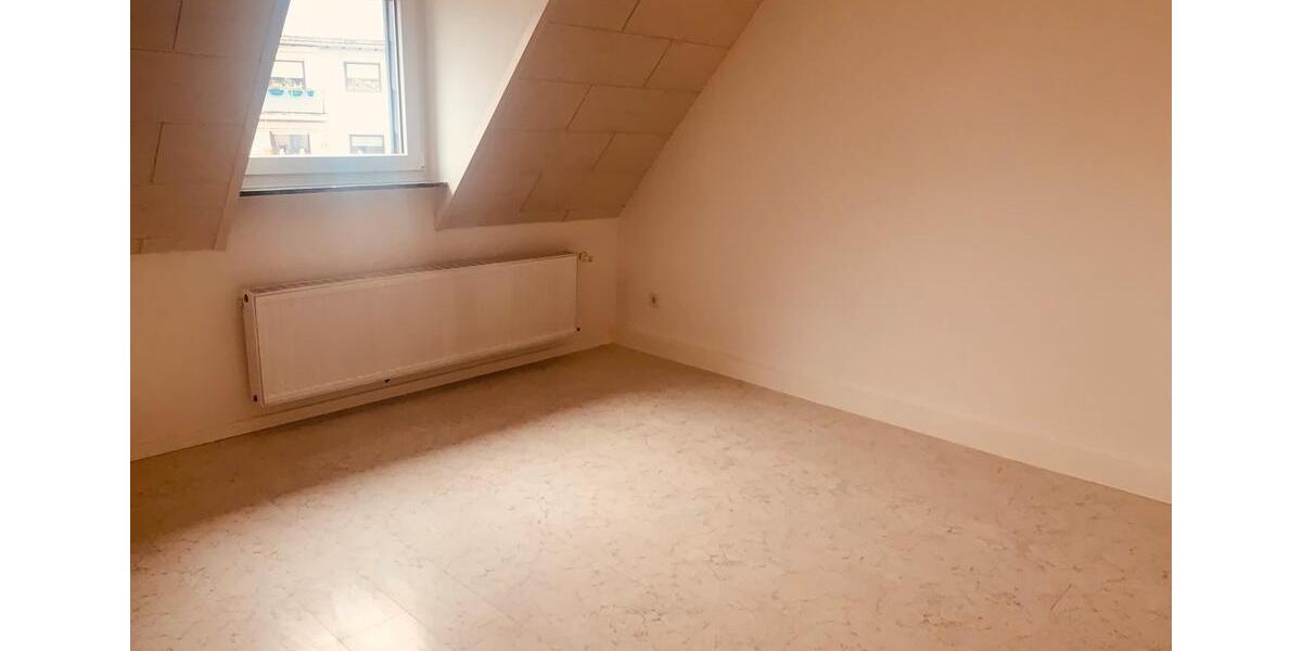 Dachgeschoßwohnung Saarbrücken Eschberg - 3 Zimmer, 78 m&sup2;, 159.000&euro; | Angebot:26858145