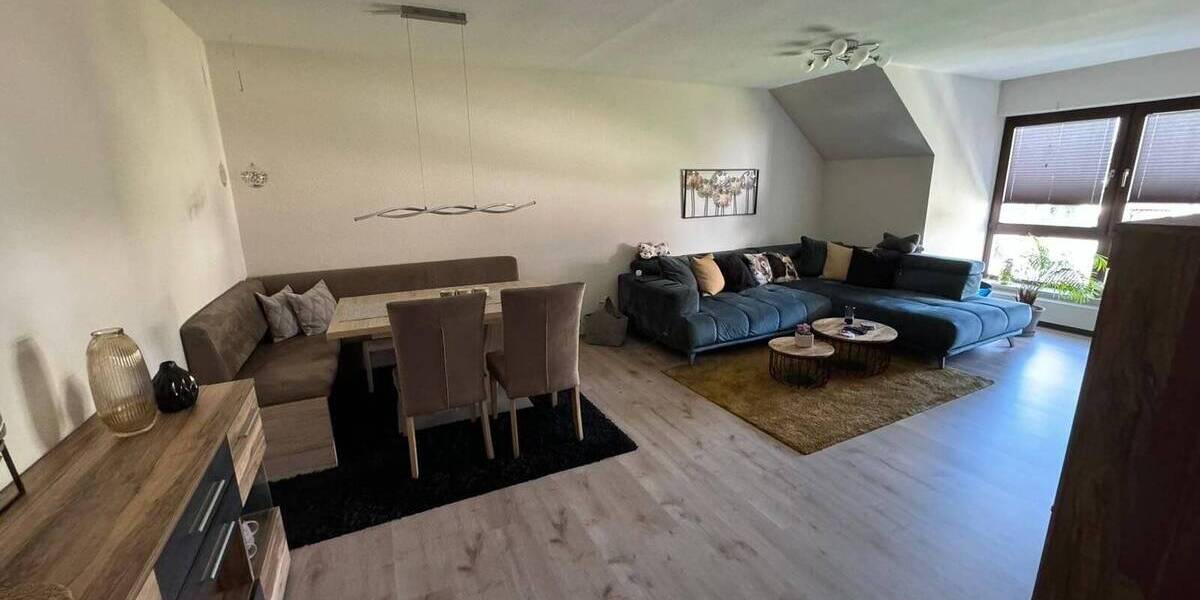 Etagenwohnung Heßdorf - 3 Zimmer, 89 m&sup2;, 890&euro; | Angebot:23852401