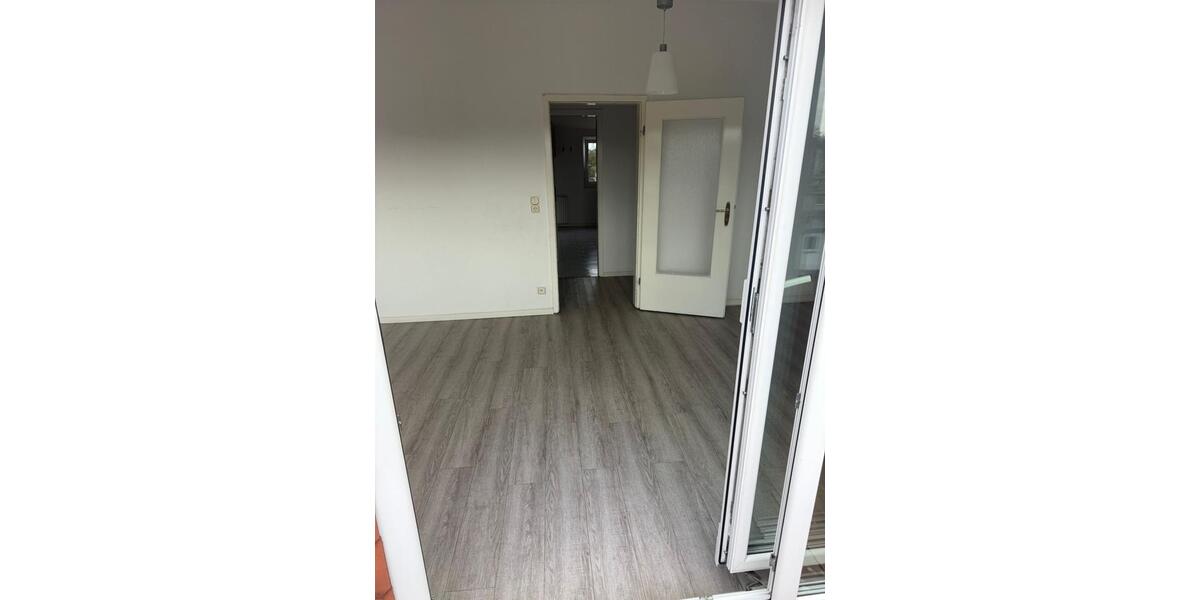 Dachgeschoßwohnung Bremen Walle - 2 Zimmer, 60 m&sup2;, 800&euro; | Angebot:26361922