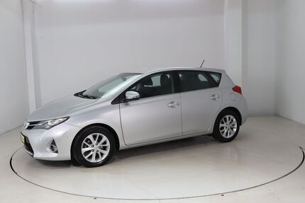 Toyota Auris 63.850 km 14.290 &euro; Dresden 01237