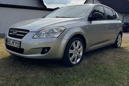 Kia ceed / Ceed 160.498 km 2.700 &euro; Schmallenberg 57392