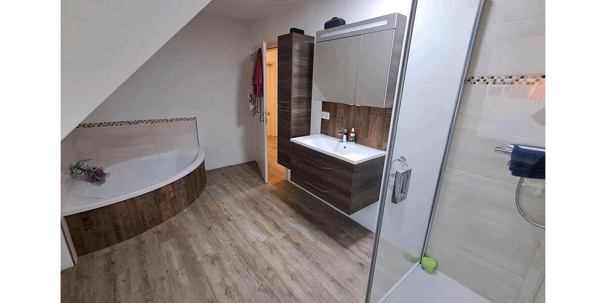 Doppelhaushälfte Langenhorn - 5 Zimmer, 140 m&sup2;, 1.500&euro; | Angebot:26132510