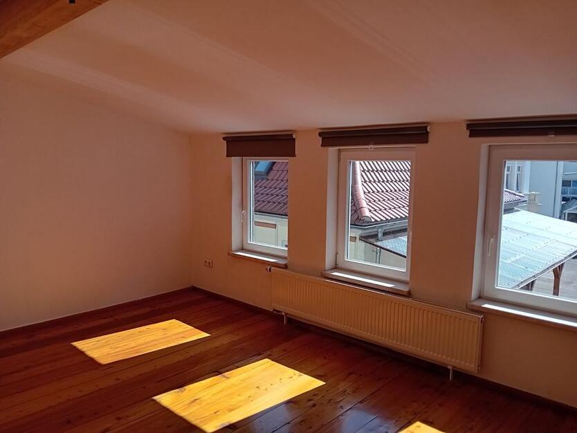 Einfamilienhaus mit großem Balkon und Kfz Stellplatz zu vermieten zimmer