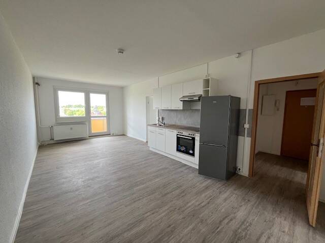 Etagenwohnung Zwickau Neuplanitz - 4 Zimmer, 75 m&sup2;, 450&euro; | Angebot:26643750