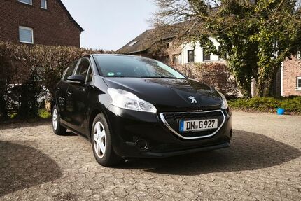 Peugeot 208 64.000 km 7.900 &euro; Niederzier-Hambach 52382