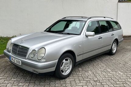 Mercedes-Benz E 230 185.313 km 2.200 &euro; Stockelsdorf 23617