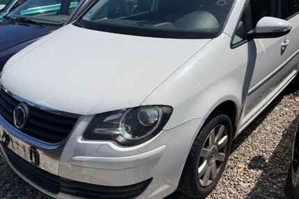 VW Touran 212.000 km 2.850 &euro; Garching bei München 85748