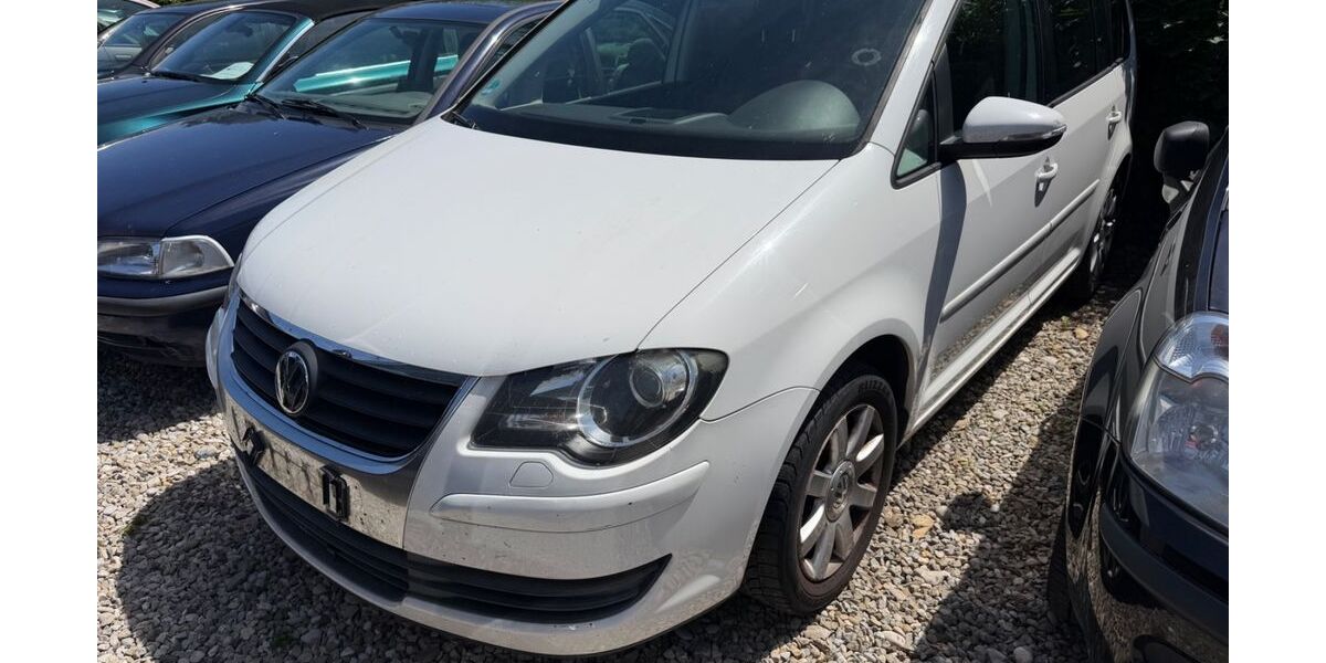VW Touran 212.000 km 2.850 &euro; Garching bei München 85748