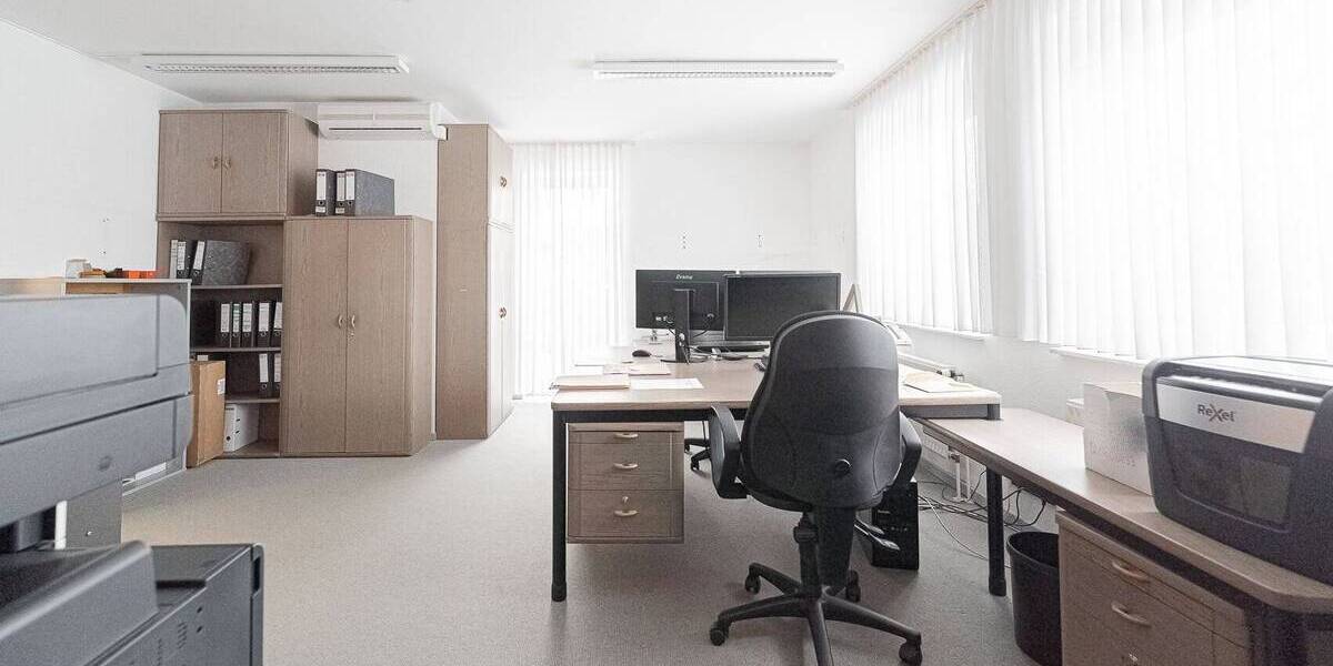 Gewerbeobjekt Barsinghausen - 4 Zimmer, 200 m&sup2;, 1.800&euro; | Angebot:25738566