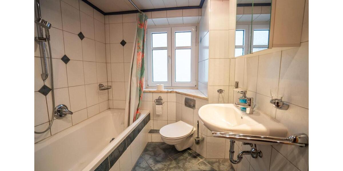 Wohnung und Haus in einem - saniertes Altstadthaus mit insgesamt 93m², EBK und Klimaanlage 3 zimmer