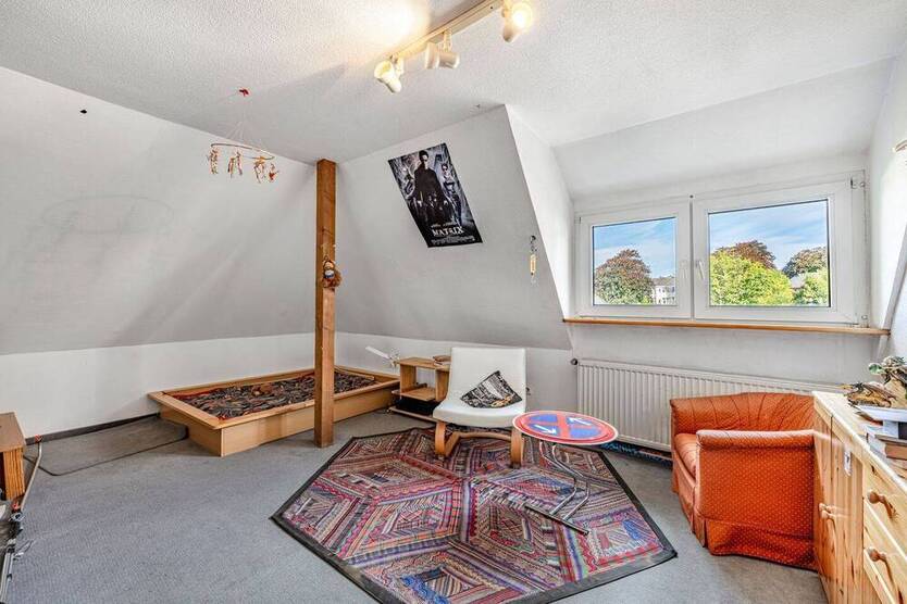 Imposantes Einfamilienhaus mit schönem Garten nahe City