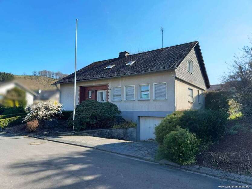 Haus zum Kaufen in Meschede Grevenstein 329.000 € 181 m²
