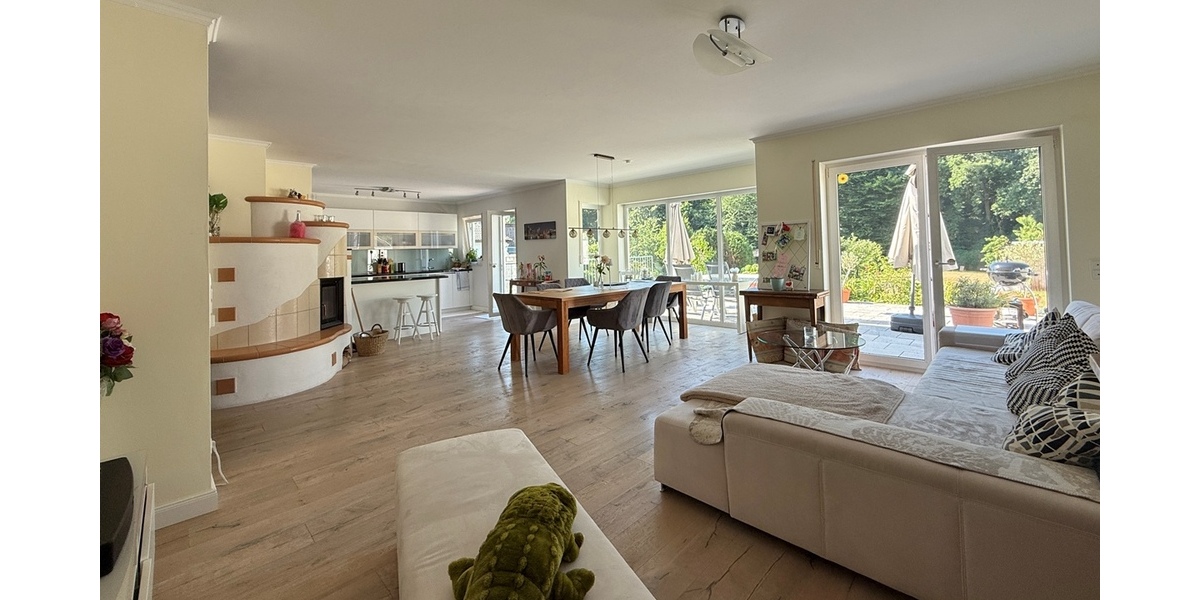 Neu-Isenburg-Buchenbusch: Toplage am Bebauungsrand! Mehrgenerationenhaus mit Traumgrundstück! - Zweifamilienhaus Neu-Isenburg Isenburg | Angebot:25264725