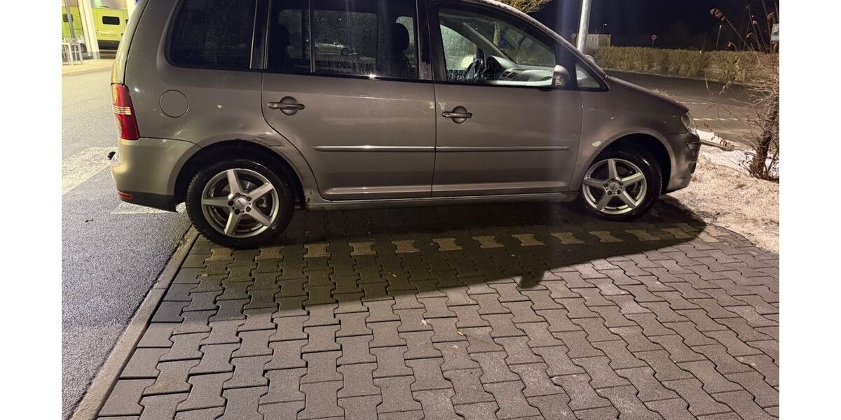 VW Touran 305.000 km 3.100 &euro; Ebersdorf 96237