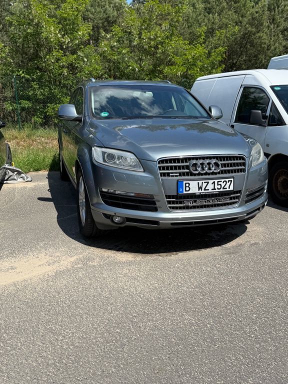 Q7