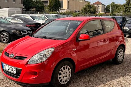 Hyundai i20 44.490 km 6.666 &euro; Berlin 12347