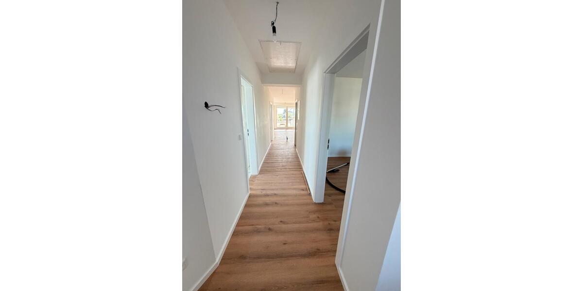 Dachgeschoßwohnung Rüsselsheim am Main - 4 Zimmer, 105 m&sup2;, 1.500&euro; | Angebot:26407527