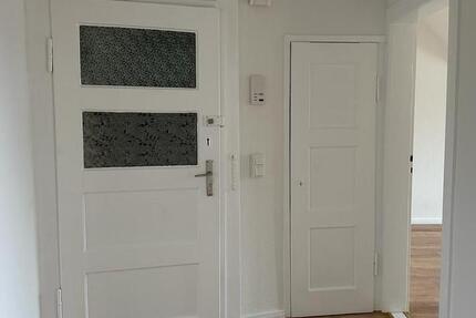 Zweitbezug nach Sanierung - tolle 3-Zimmer-Wohnung im Dachgeschoss zimmer