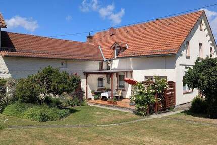 Viel Platz in und um das Haus 9 zimmer