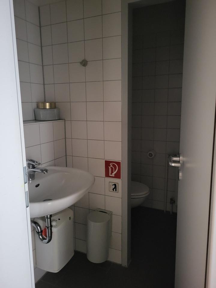 Attraktive Gewerbemieteinheit in Neustrelitz, Strelitzer Straße zimmer