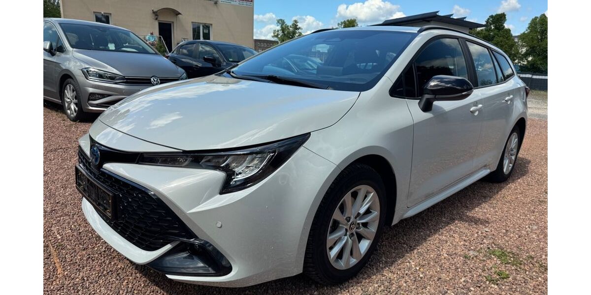Toyota Corolla 14.800 km 25.900 &euro; Chemnitz 09120
