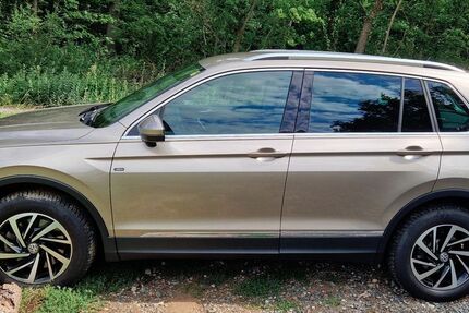VW Tiguan 56.500 km 21.900 &euro; Hildesheim 31139