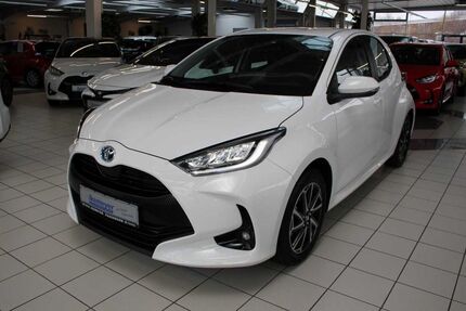 Toyota Yaris 25.680 km 19.790 € Paderborn 33104