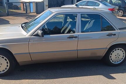 Mercedes-Benz 190 81.100 km 14.900 &euro; Quickborn 25451