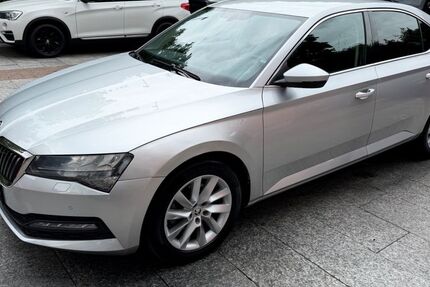 Skoda Superb 68.000 km 19.980 &euro; München 81827
