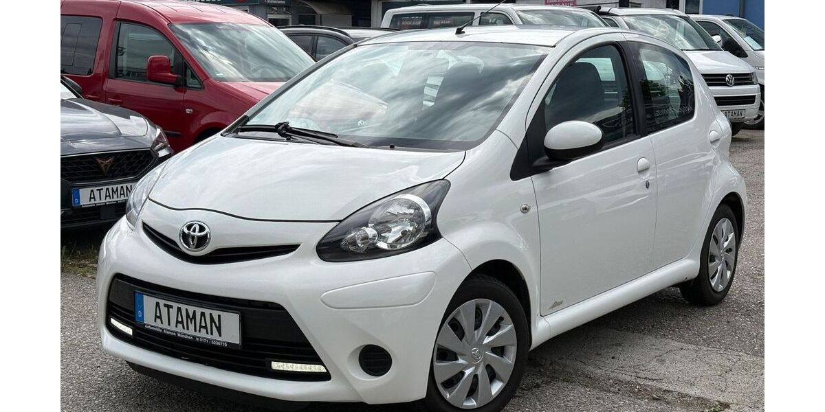 Toyota Aygo (X) 193.452 km 1.999 &euro; München 81243