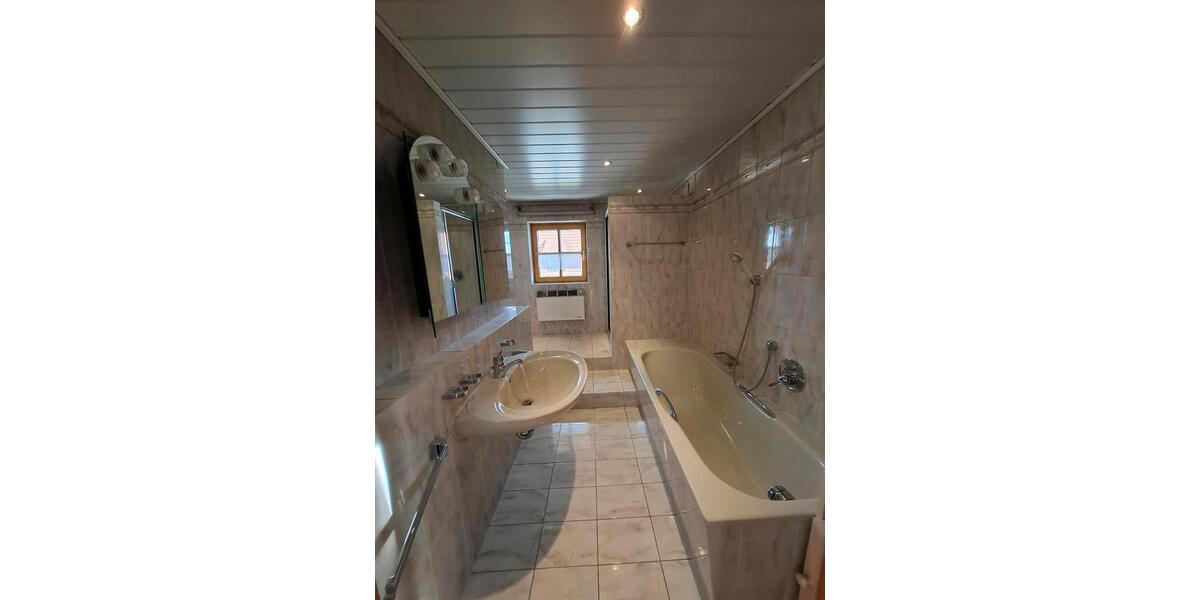 Mehrfamilienhaus, Wohnhaus Töging am Inn - 7 Zimmer, 202 m&sup2;, 475.000&euro; | Angebot:26749998