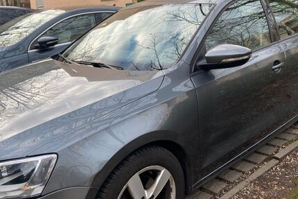 VW Jetta 94.500 km 7.900 &euro; Berlin 12107