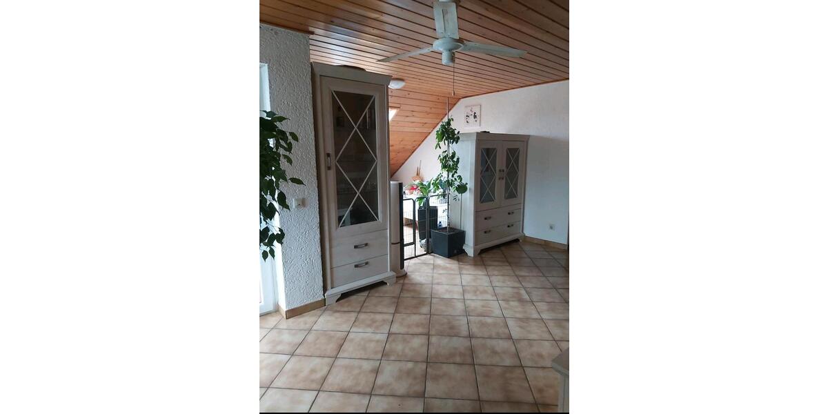 Dachgeschoßwohnung Schriesheim - 2.5 Zimmer, 80 m&sup2;, 1.100&euro; | Angebot:26283889