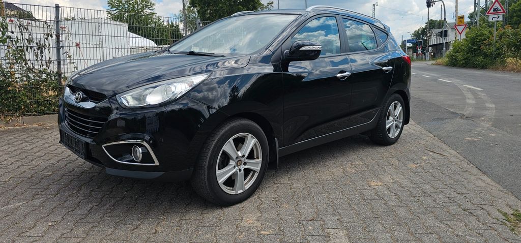 Hyundai ix35 234.222 km 5.900 &euro; Wiesbaden 65201
