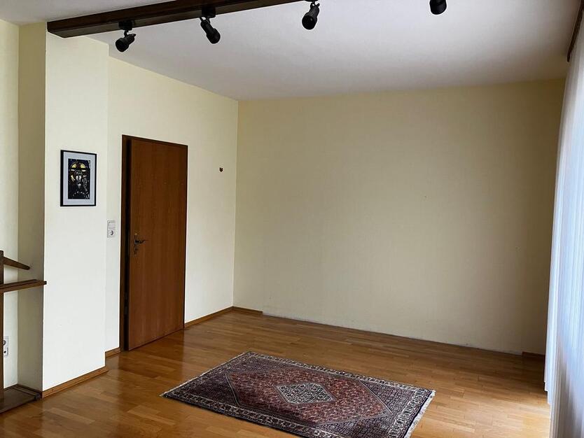Zentral gelegenes Einfamilienhaus mit kleinem Garten zimmer