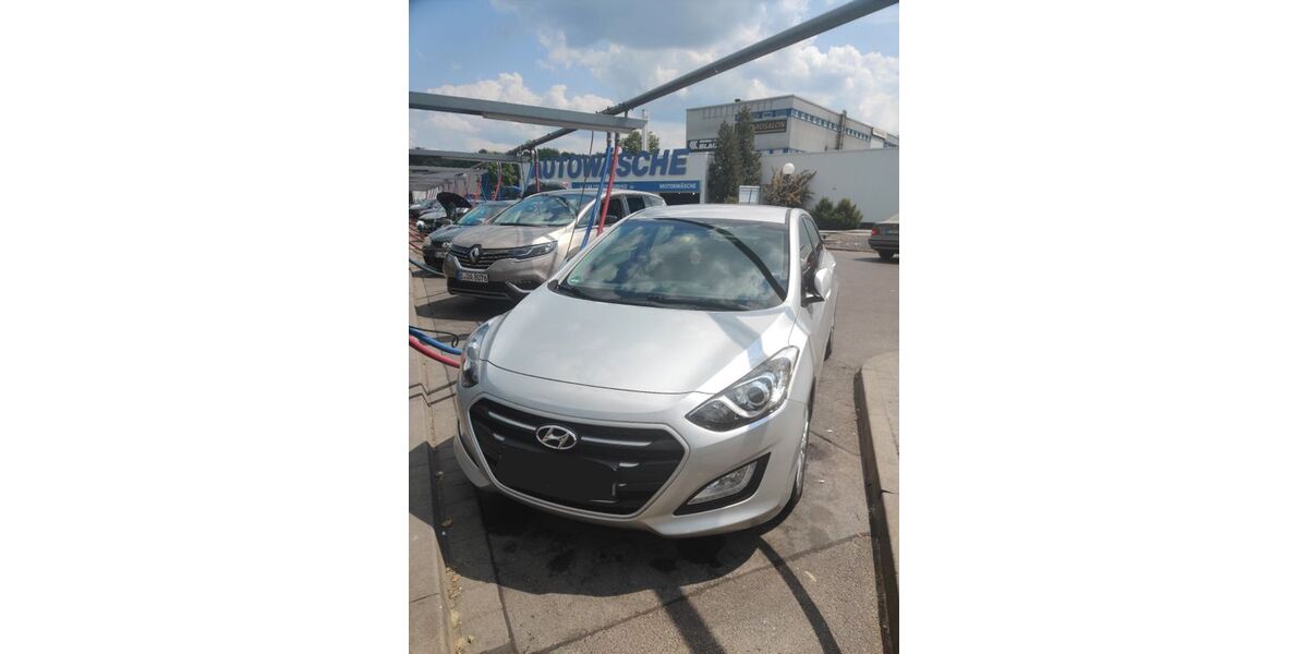 Hyundai i30 118.000 km 7.400 &euro; Berlin 13059