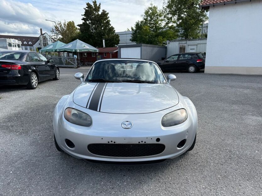 Mazda MX-5 102.000 km 2.990 € Rosenheim 83022