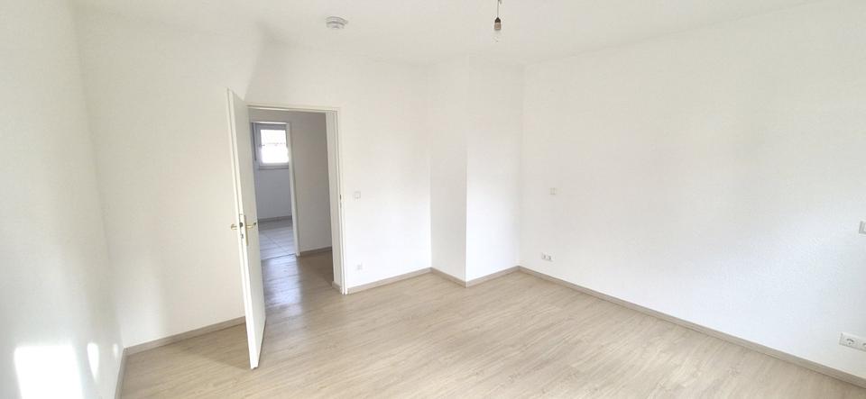 Etagenwohnung Flörsheim am Main - 3 Zimmer, 83 m&sup2;, 1.250&euro; | Angebot:25382269