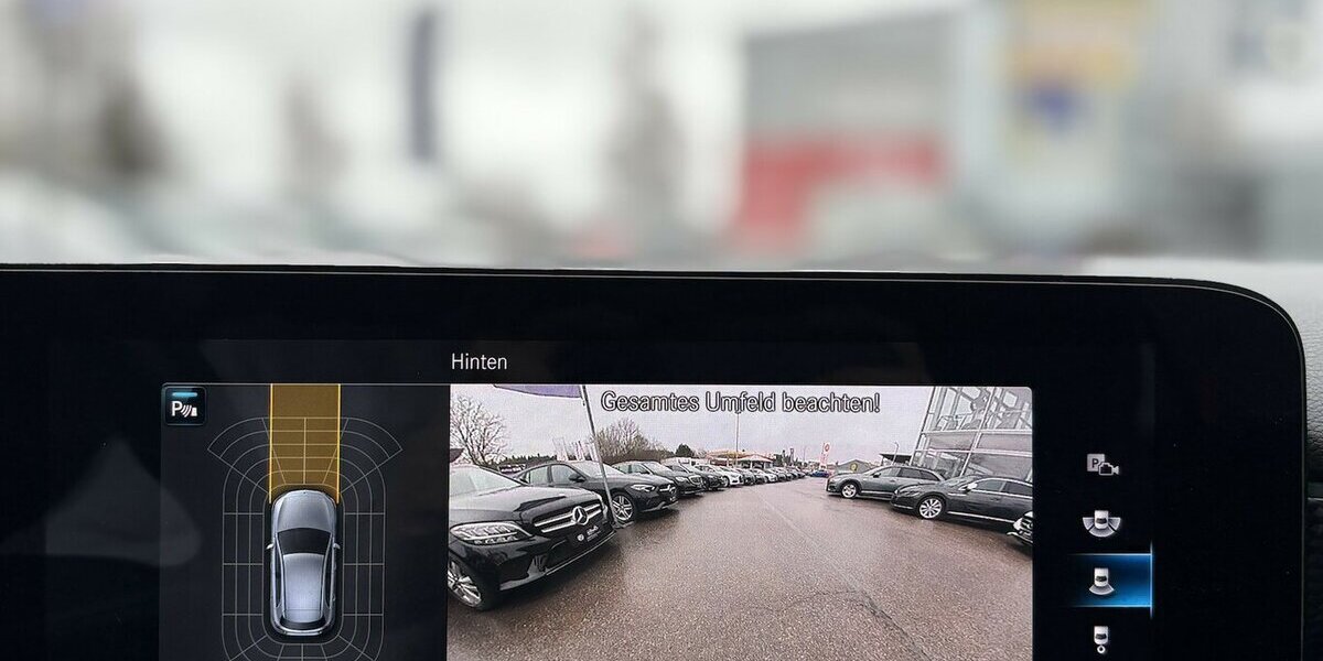 Mercedes-Benz A 200 KEYLESS/MULTIBEAM/PANO/KAMERA/AHK/1.HAND 61.992 km 25.900 &euro; Villingen-Schwenningen 78054