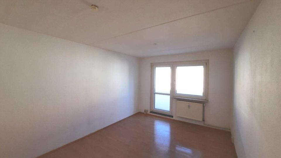 Etagenwohnung Elsterwerda - 3 Zimmer, 63 m&sup2;, 340&euro; | Angebot:26674012